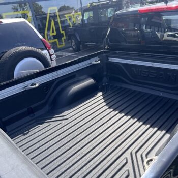 Nissan NAVARA 163cv King Cab 4 places, 1ère main, TBE, faible kilométrage