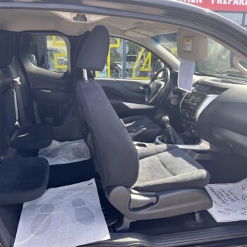Nissan NAVARA 163cv King Cab 4 places, 1ère main, TBE, faible kilométrage