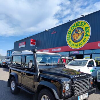 Superbe Land Rover DEFENDER 90 SW / SE TD4 ** 4 places sans TVS pour les sociétés **