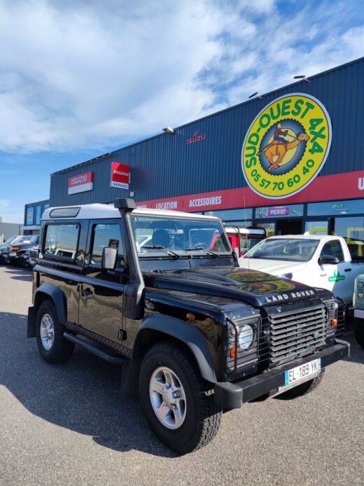 Superbe Land Rover DEFENDER 90 SW / SE TD4 ** 4 places sans TVS pour les sociétés **