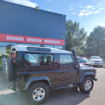Superbe Land Rover DEFENDER 90 SW / SE TD4 ** 4 places sans TVS pour les sociétés **