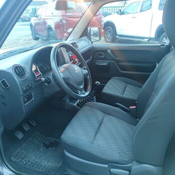 Suzuki  JIMNY 1.3 VVT JLX