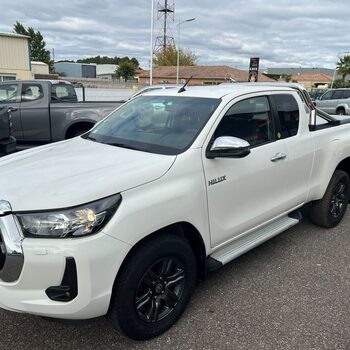 Toyota Hilux 2.8L X-TRA CAB 4WD TVA RÉCUPÉRABLE
